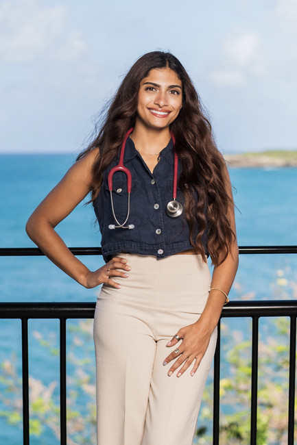 Dr. Emmeleine Rivera